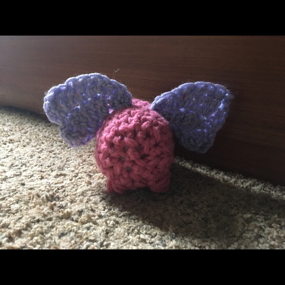 🐽Handmade Crochet Flying Pig with Goggles🐽 - Picture 4 of 4